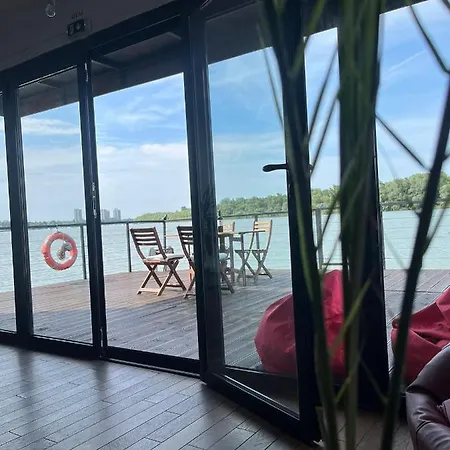 Bed & Breakfast Floating Zen House