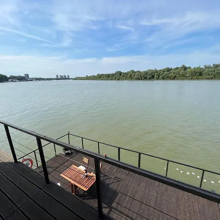 Floating Zen House Belgrade