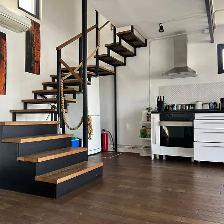 Floating Zen House 4*