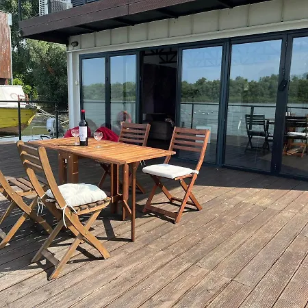 Floating Zen House 4* Belgrado