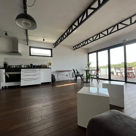 Floating Zen House Belgrado