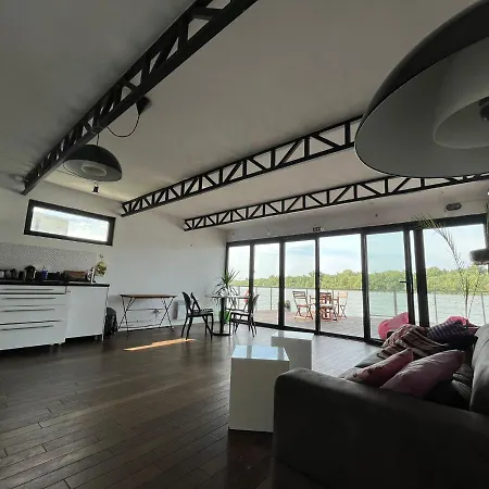 Floating Zen House Belgrade