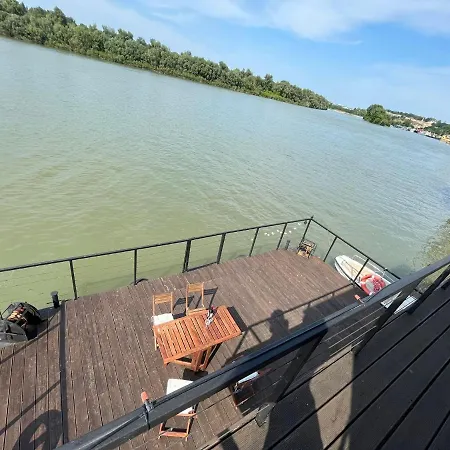 Floating Zen House